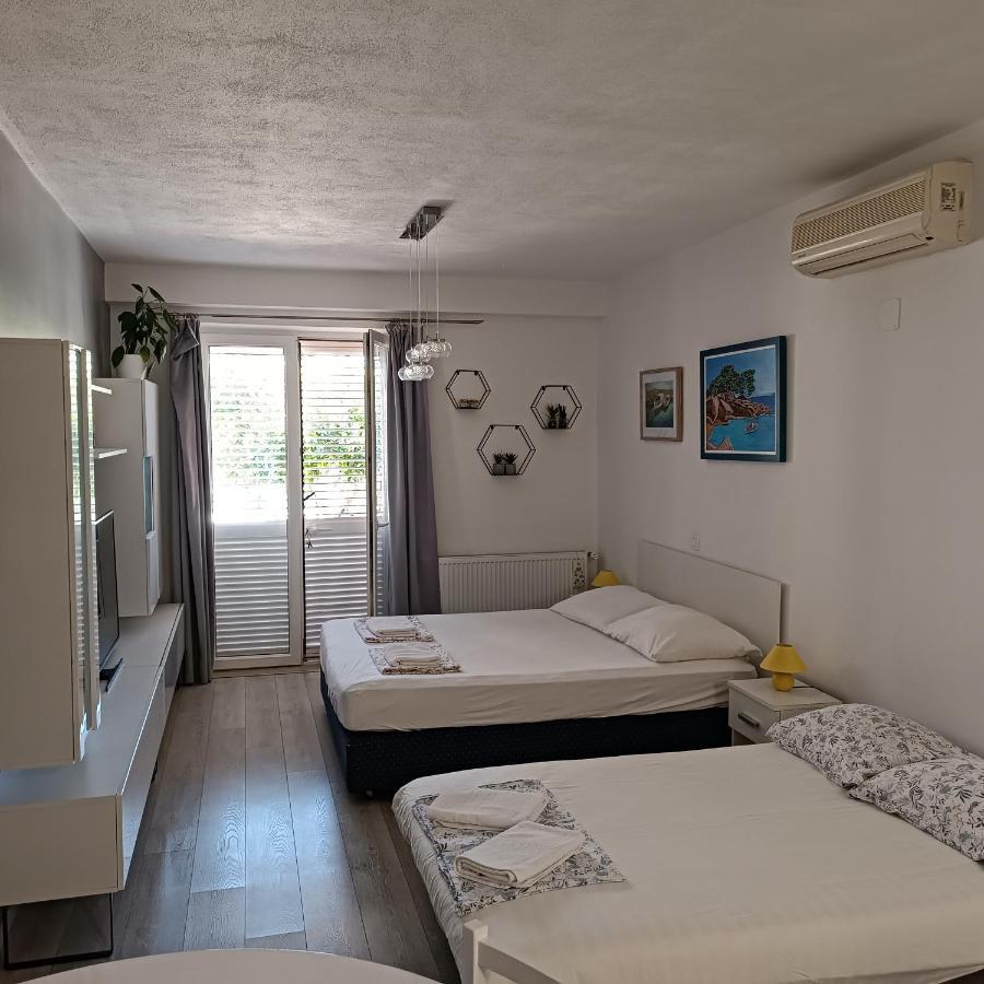 Katrin 101 Apartman Tučepi Kültér fotó