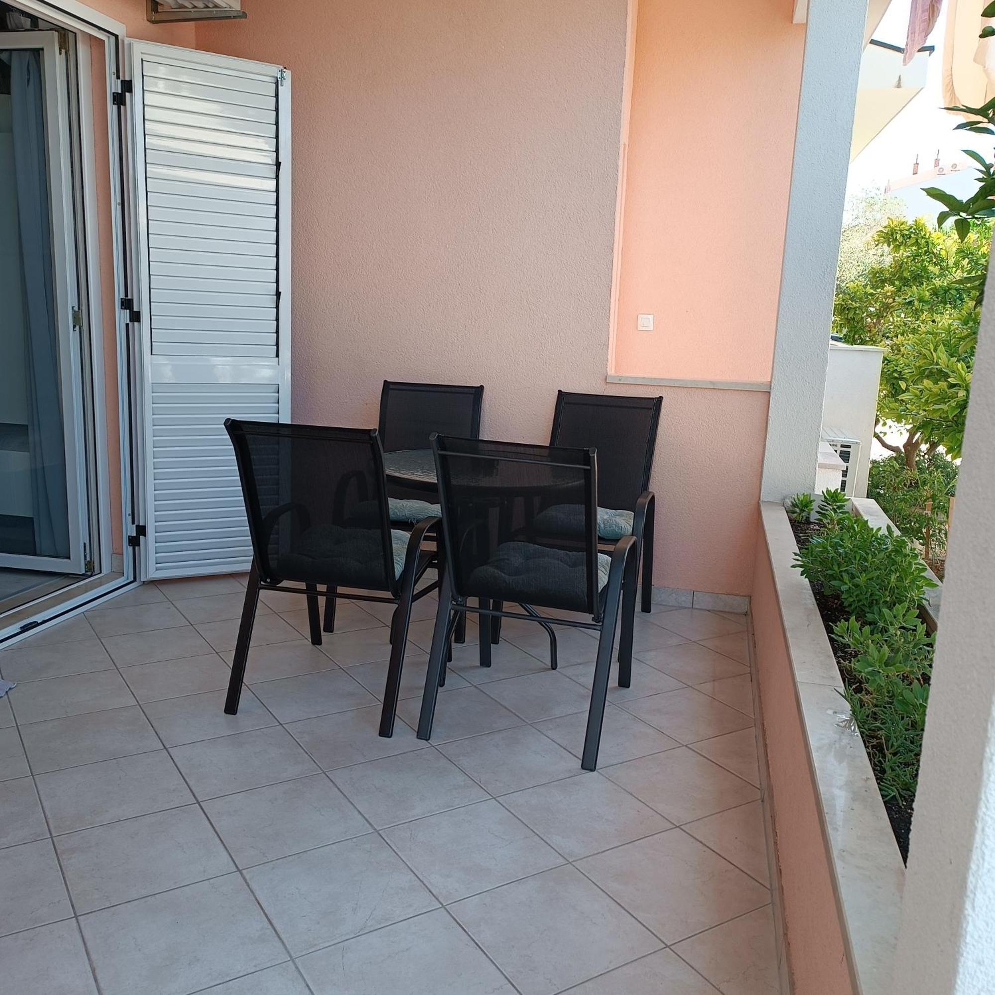 Katrin 101 Apartman Tučepi Kültér fotó